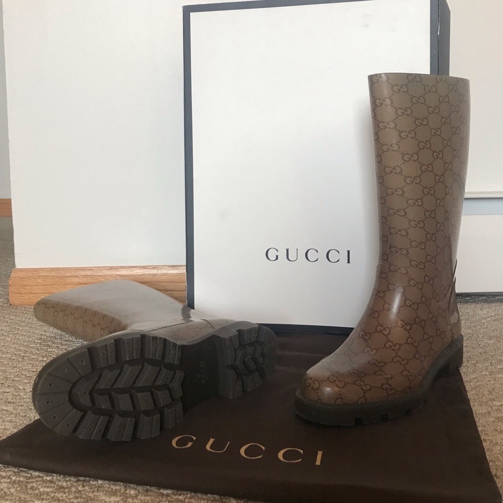 LIKE NEW GUCCI RAINBOOTS